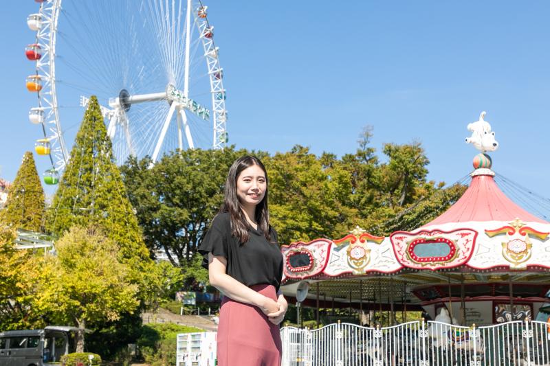 Yomiuri Land Play to your heart’s content at the popular amusement park decked with cherry blossoms in the spring and dazzling illuminations in the winter